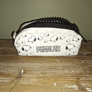 Peanuts Snoopy Cosmetic Bag